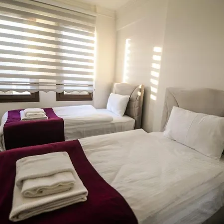 Cozy And Central With Lovely View And Shared Pool In Φετιγιέ